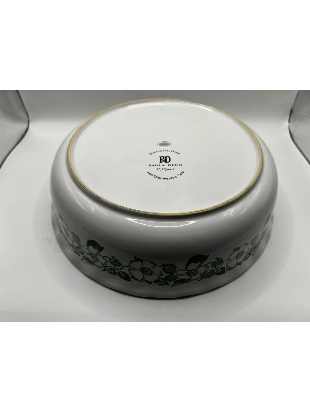 New Paula Deen Bourbon Pecan Pie Recipe Round scalloped Ceramic Baking Plate